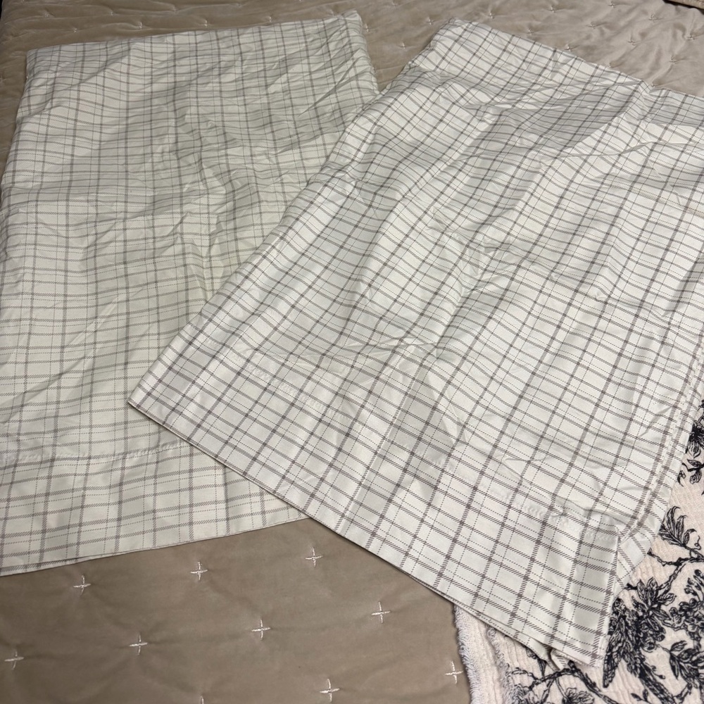Light Plaid pillow cases standard - White with Gray Stripes